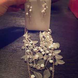 Express matching earring & necklace set